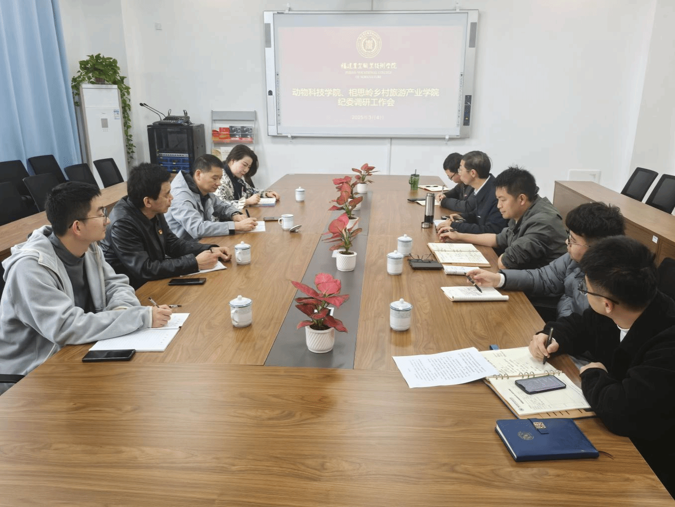 学院纪委书记陈坛春深入动物科技学院和相思岭乡村旅游产...