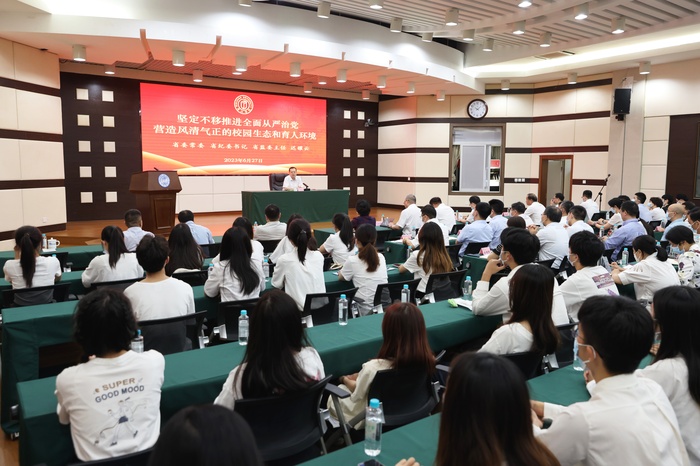 迟耀云到闽江学院讲授思政课.jpg 迟耀云到闽江学院讲授思政课.jpg